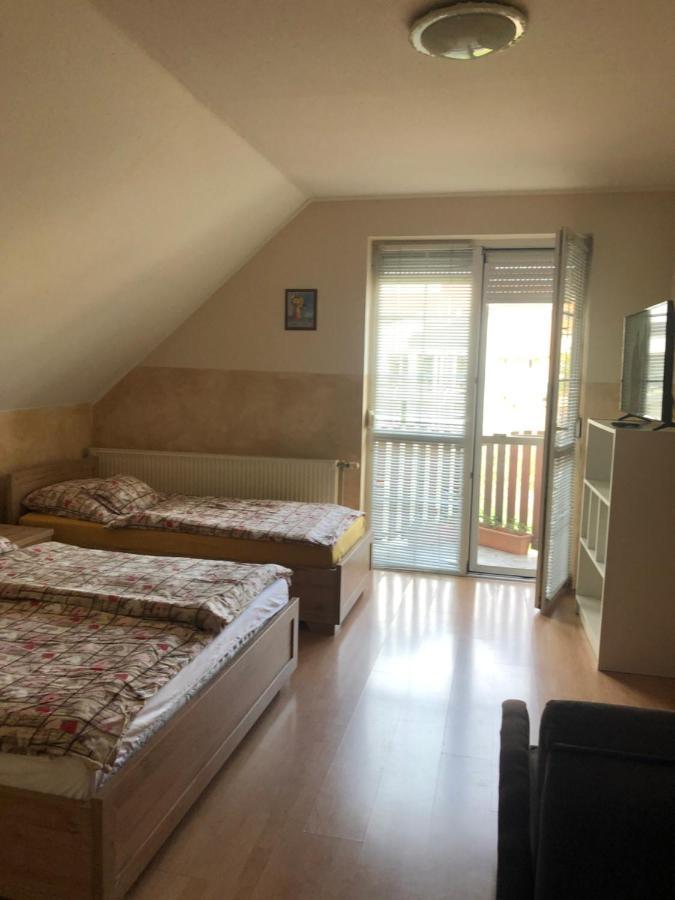 Imre Apartman Hajduszoboszlo Ngoại thất bức ảnh