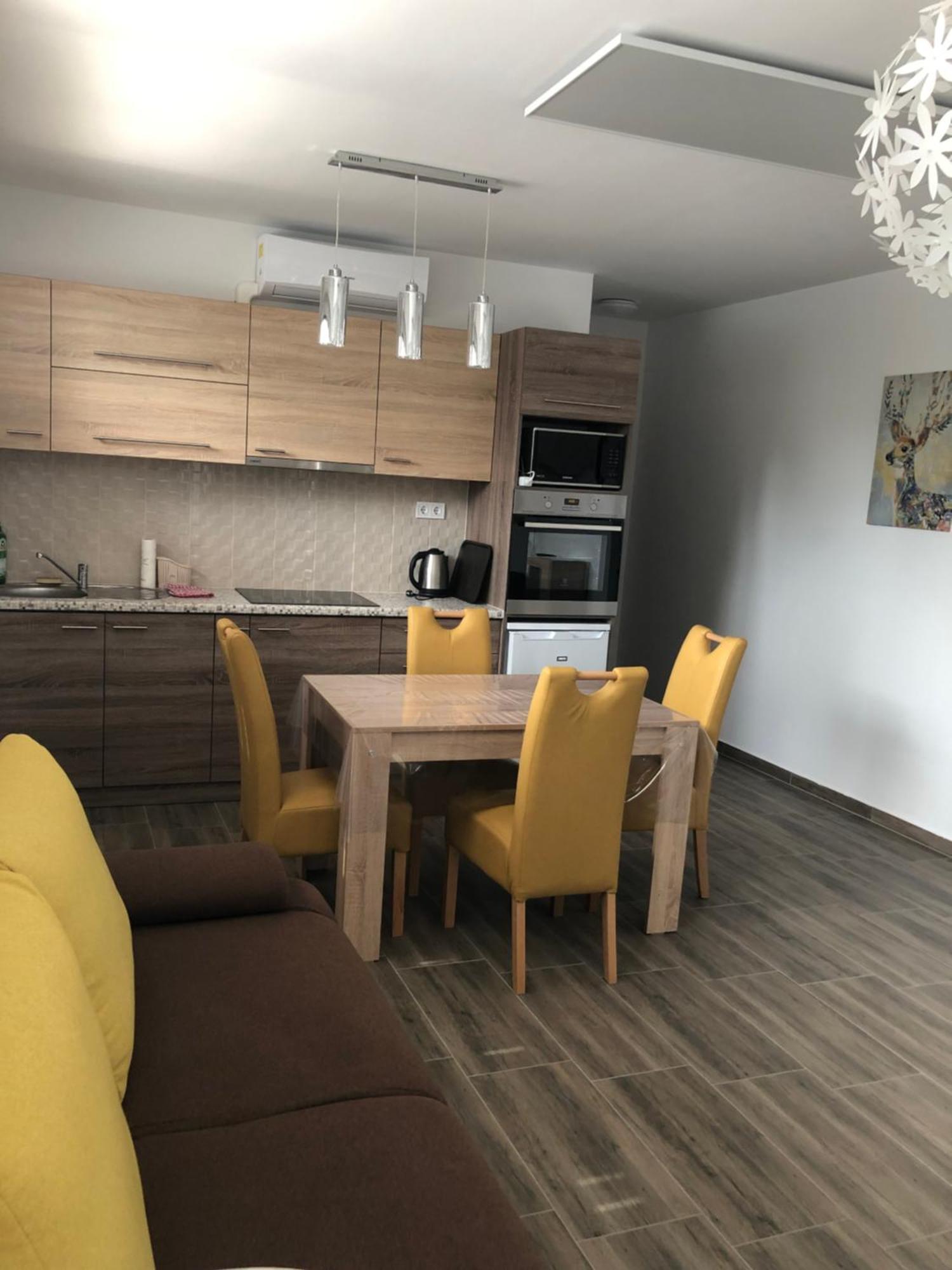 Imre Apartman Hajduszoboszlo Ngoại thất bức ảnh